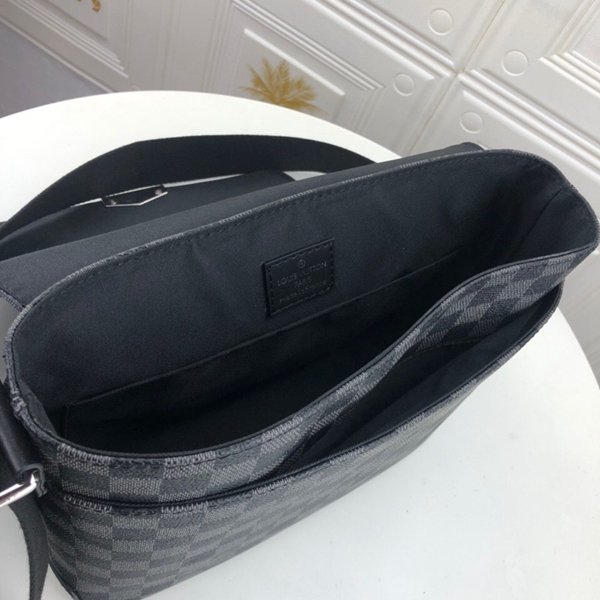 ルイヴィトンバッグ着用イメージ